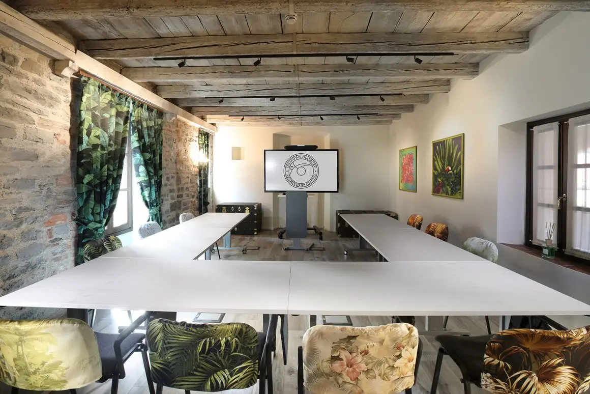 Suites-Atelier-Lake-Como-Sala-ferro-di-cavallo-2-1160x774